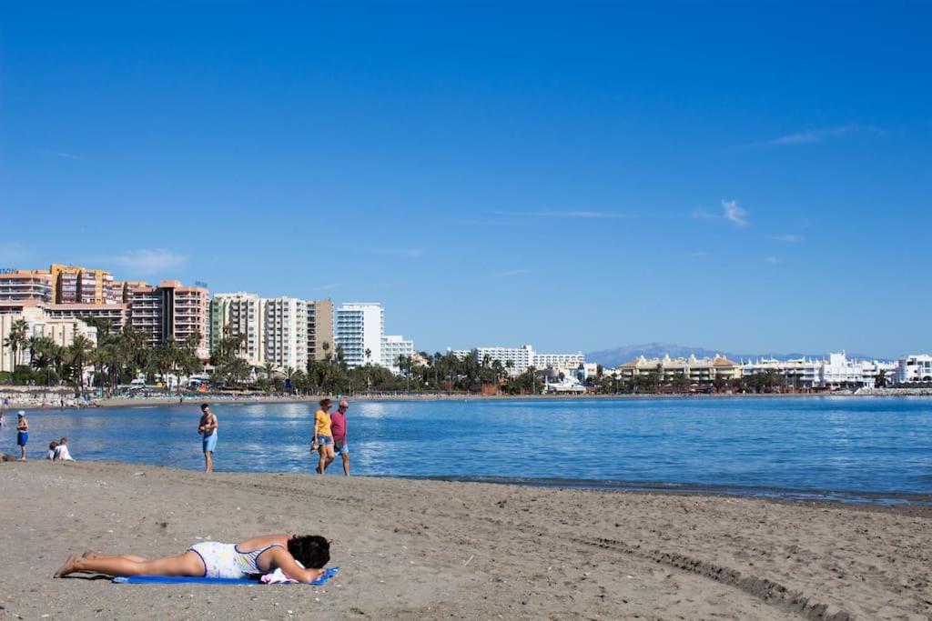 Wonderful Studio Apartment On The Beachfront Benalmadena Luaran gambar
