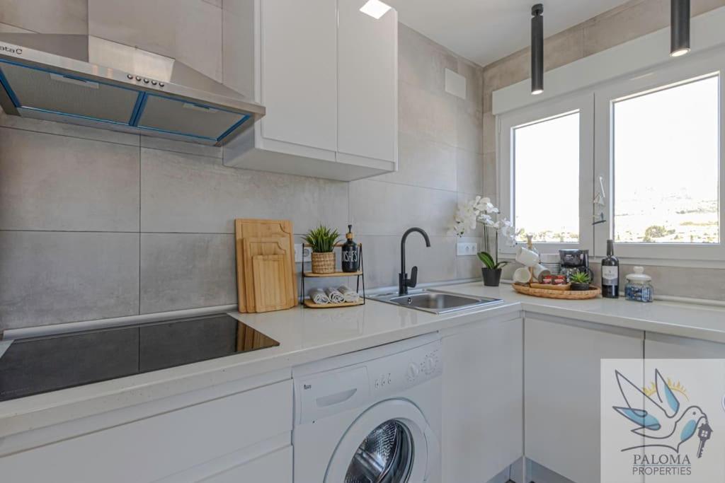 Wonderful Studio Apartment On The Beachfront Benalmadena Luaran gambar