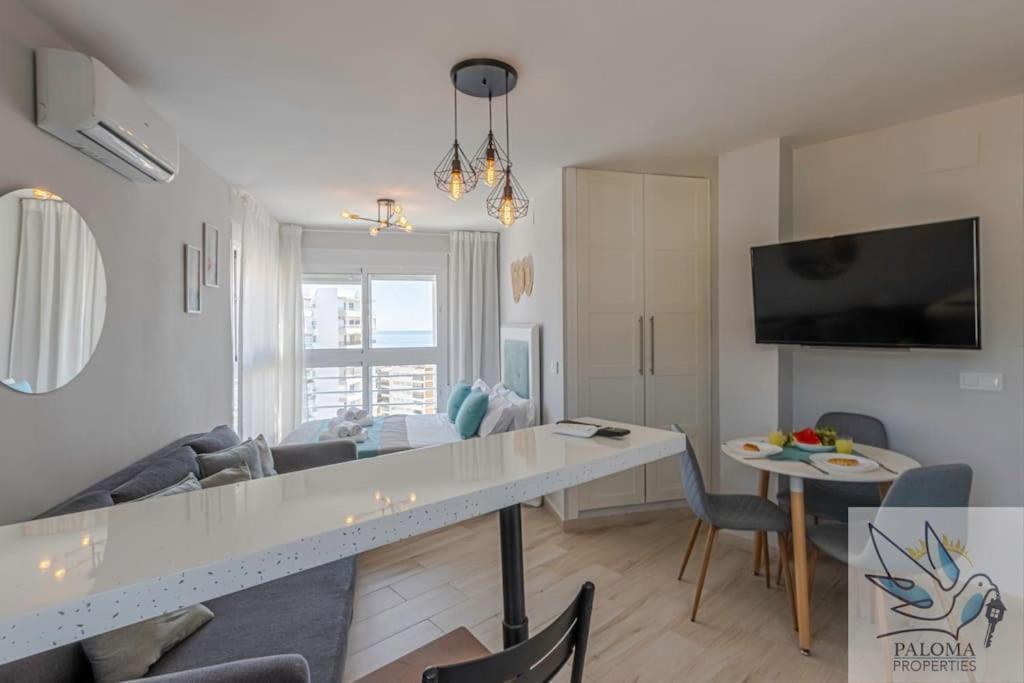 Wonderful Studio Apartment On The Beachfront Benalmadena Luaran gambar