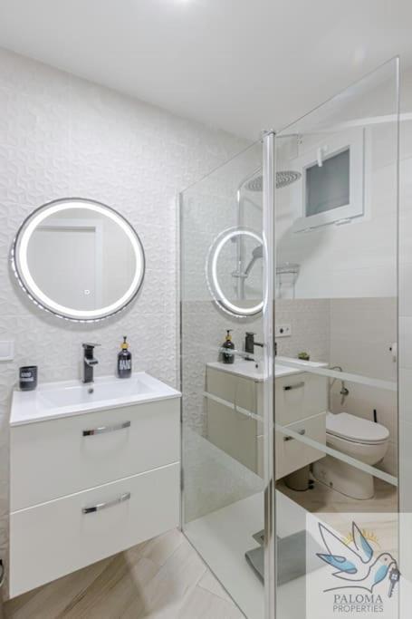 Wonderful Studio Apartment On The Beachfront Benalmadena Luaran gambar
