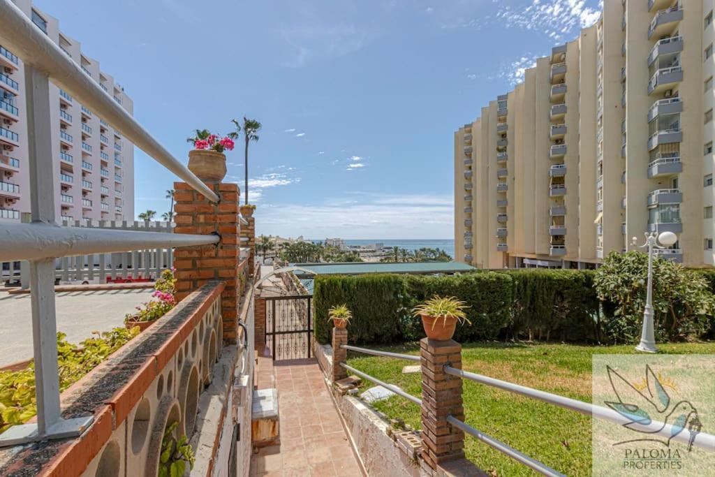 Wonderful Studio Apartment On The Beachfront Benalmadena Luaran gambar