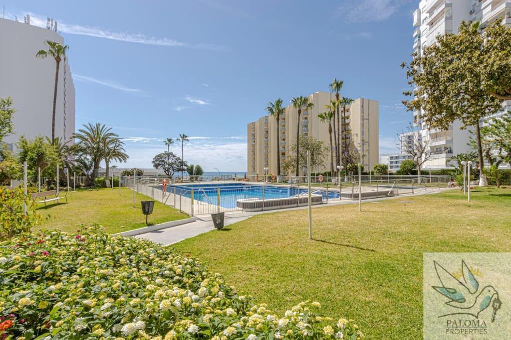 Wonderful Studio Apartment On The Beachfront Benalmadena Luaran gambar